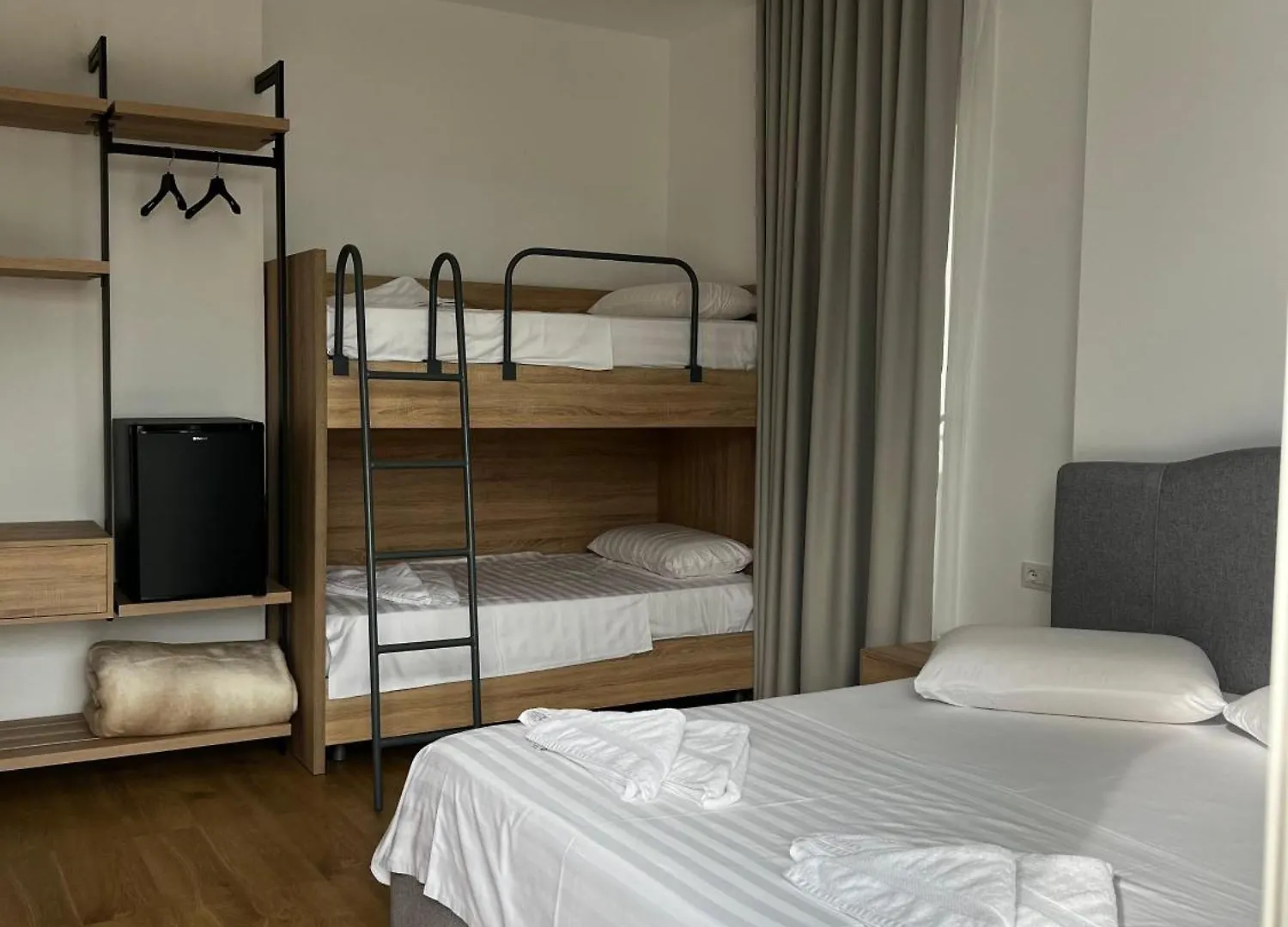 Trevi Hotel & Restorant, Shëngjin 4*,  Albanie