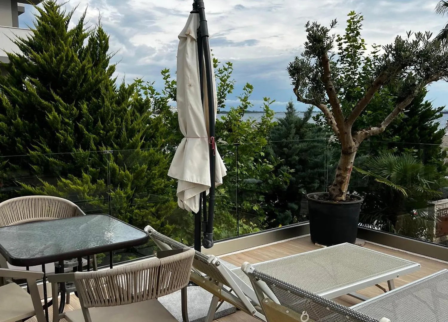 Trevi Hotel & Restorant, Shëngjin