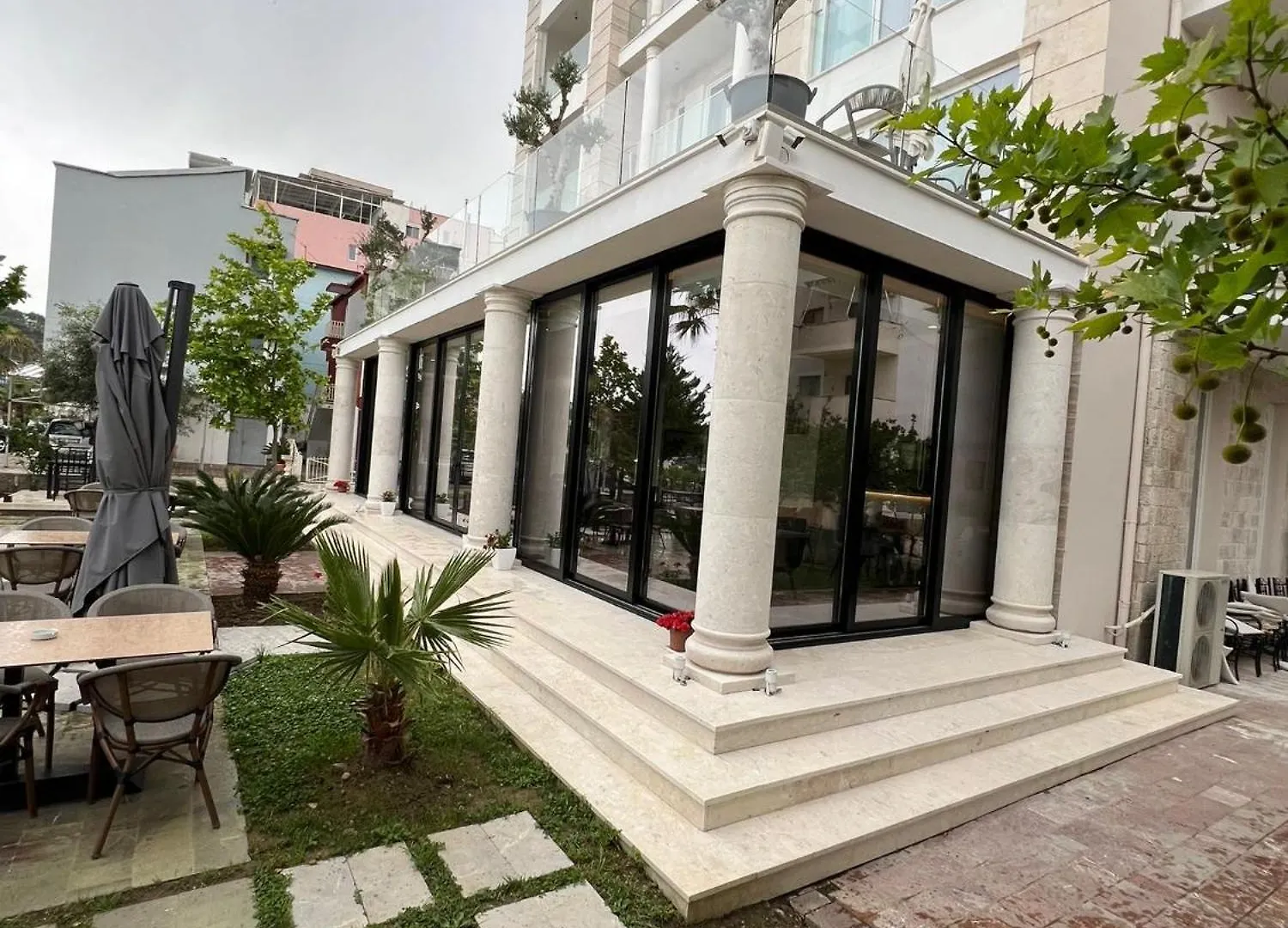 Trevi Hotel & Restorant, Shëngjin