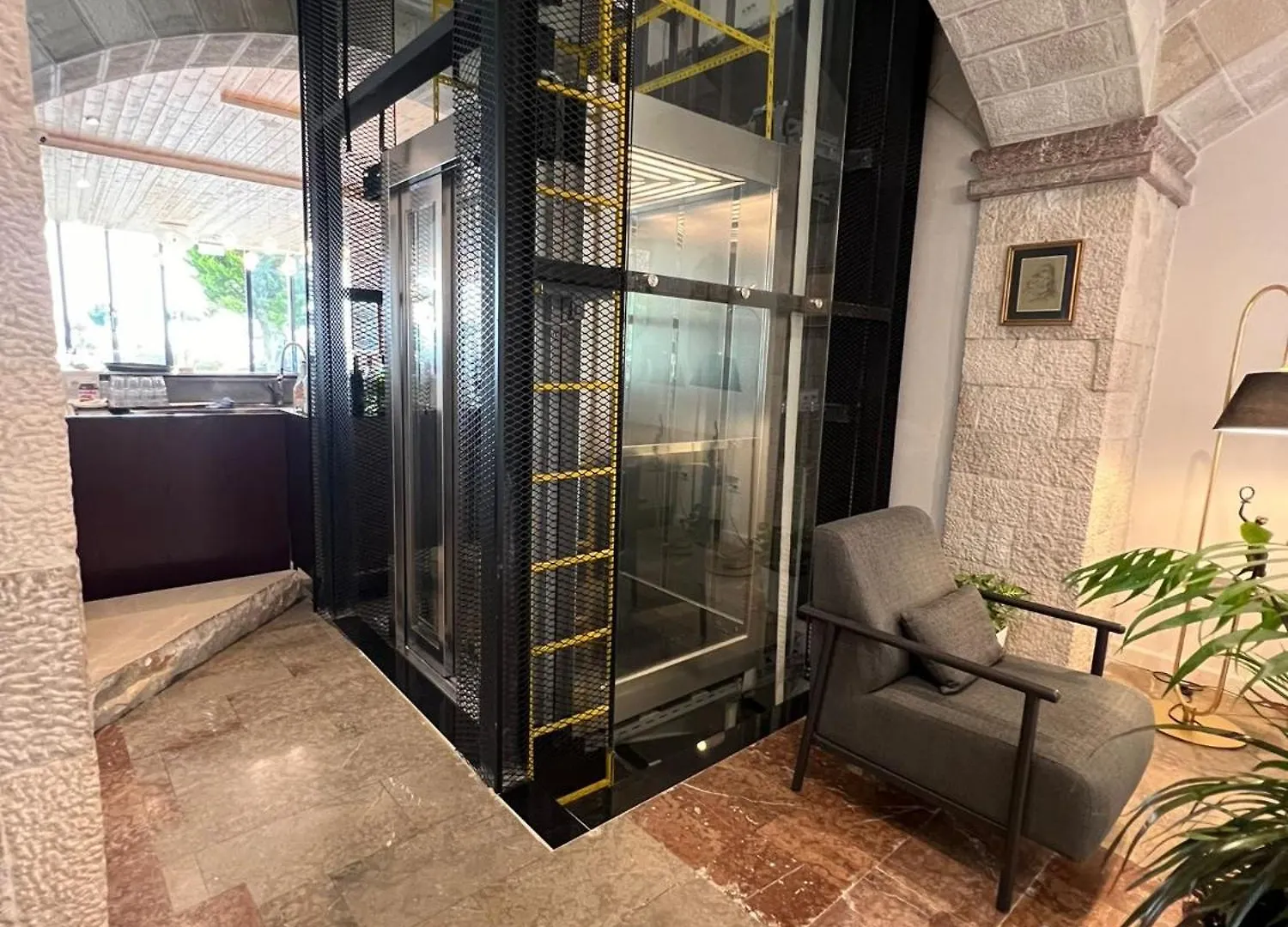 Trevi Hotel & Restorant, Shengjin