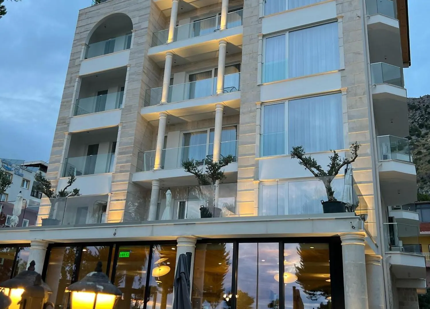 Trevi Hotel & Restorant, Shëngjin